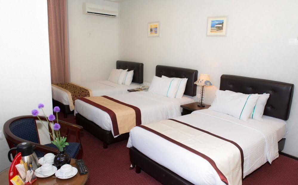 Hotel Vistaria Johor Bahru Exterior photo